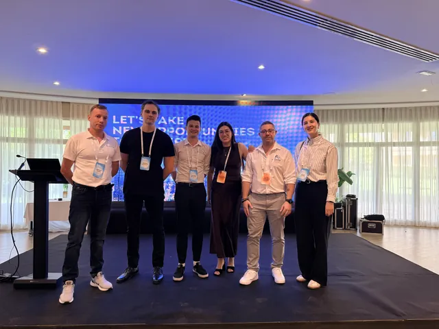 Foto grupal de participantes en ACE Lab Tech Week